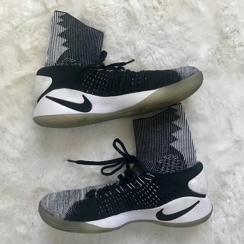 Nike Hyperdunk 2016 Flyknit Zoom Gray Sneakers - Picture 2 of 15